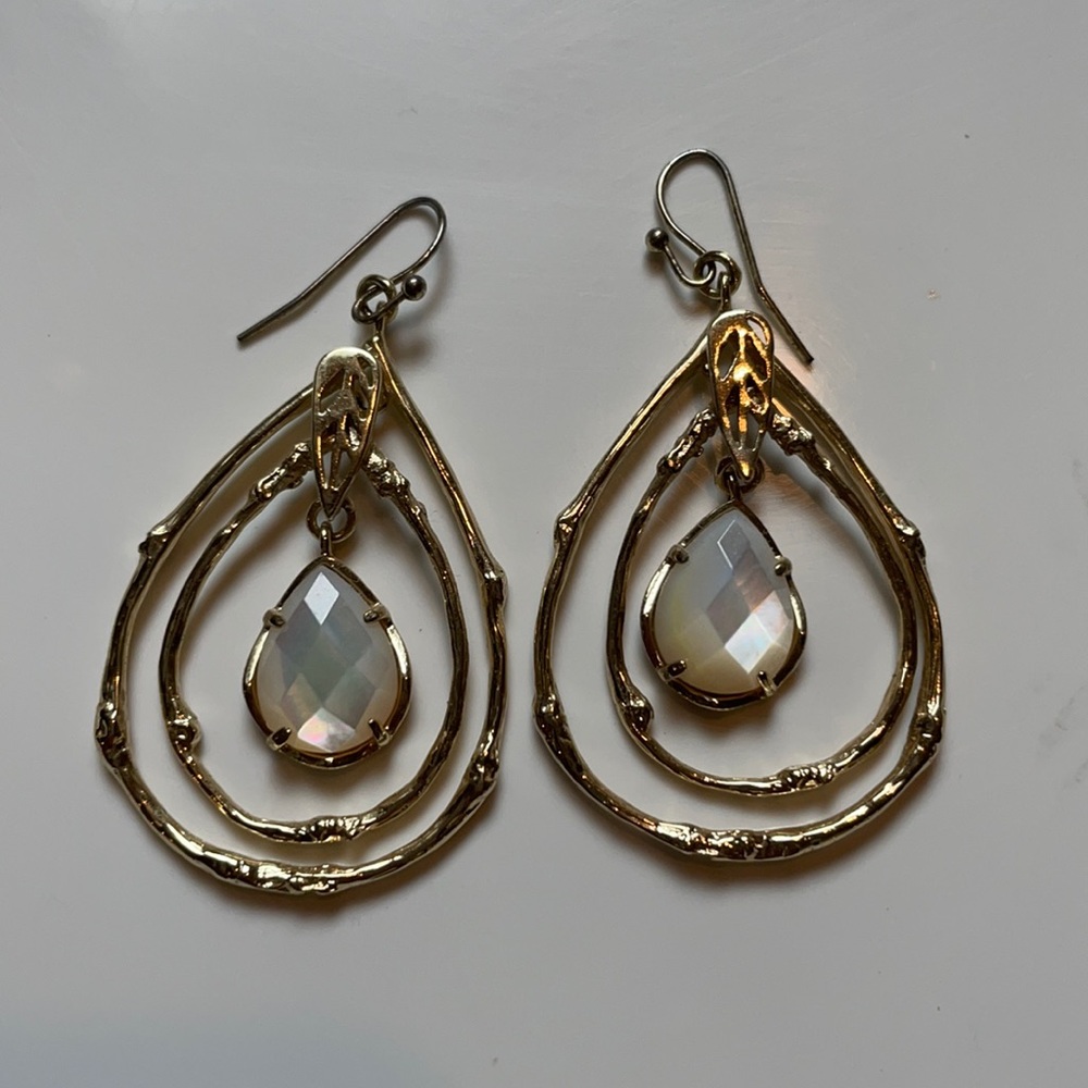 Kendra Scott - Gold and ivory tear drop earrings